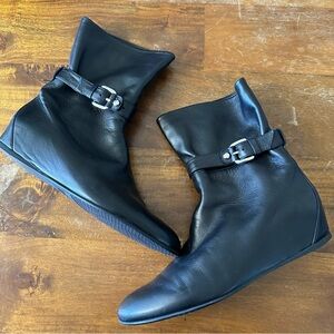 Stuart‎ Weitzman Gather Wedge Boots 8.5 M Ankle Top Black Leather Slouch Booties